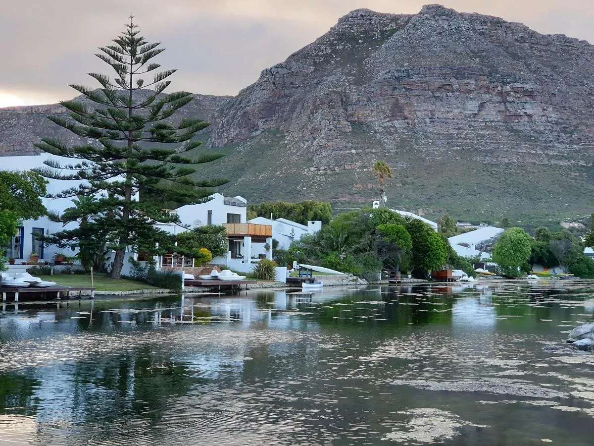 Boutique Accomodation On The Water In Marina Da Gama, Muizenberg, Cape Town 0*, Muizenberg